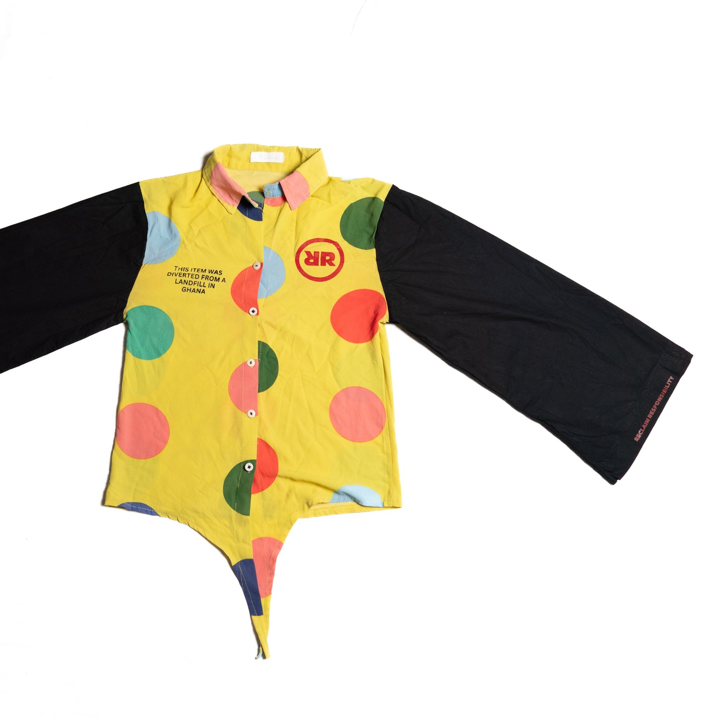 Upcycling-Bluse mit Polka Dots