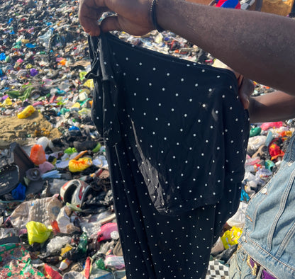 Upcycling-Bluse mit kleinen Polka Dots