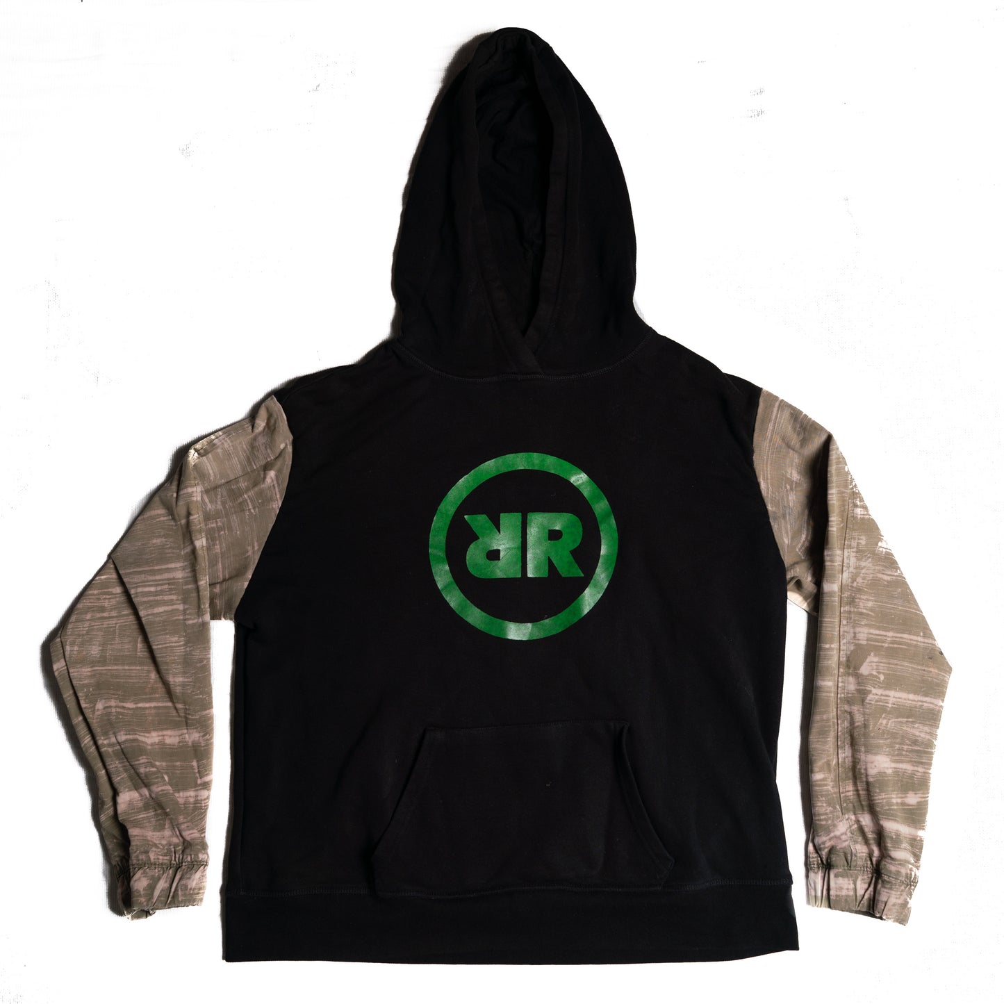 Upcycled Two-Tone Hoodie – Schwarz & Sand